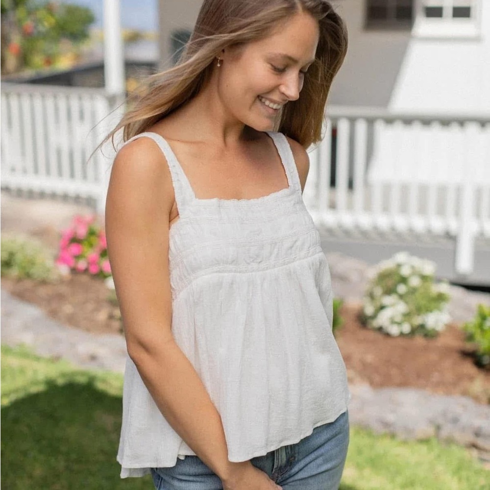 NEUFLORA Emilia White Sleeveless Top